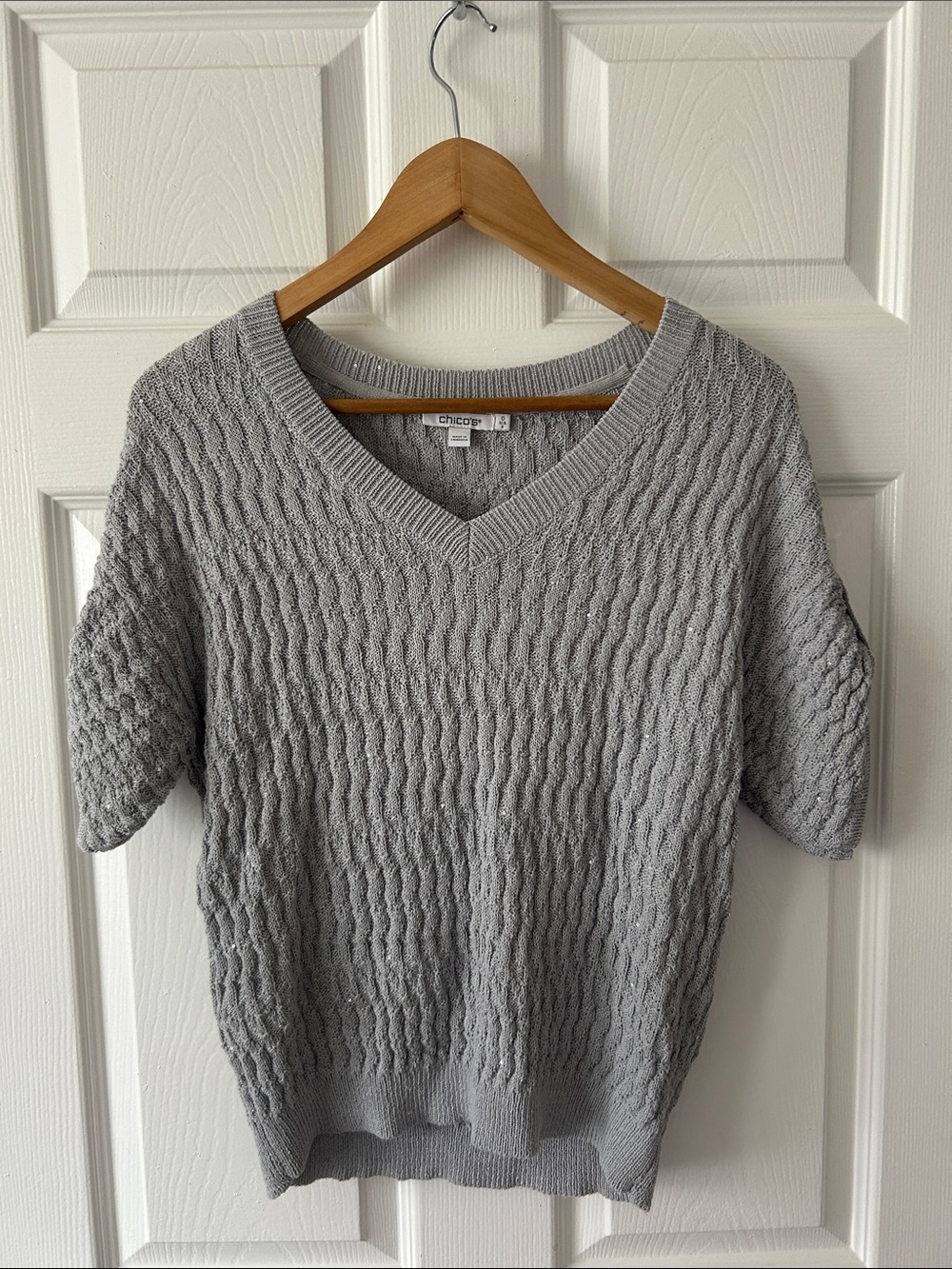Chico's Light Gray V-Neck Cable Knit Short-Sleeve Sweater